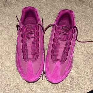 Nike Air Max Women’s Burgundy